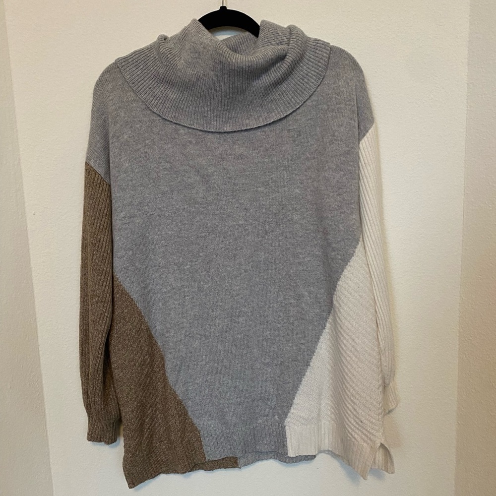Maurice’s - Turtle Neck Sweater - Size Large - Picture 2 of 6